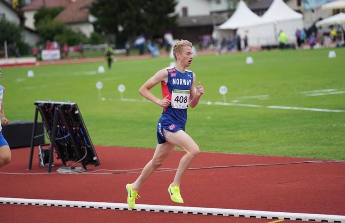 Johannes Sandvik Bø, landslagsløpar og elev på spissa toppidrett. Foto: @fotoaatte